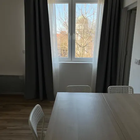 Milutinn-jabuka Apartment *