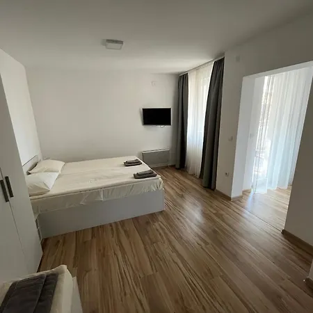 Milutinn-jabuka Apartment *