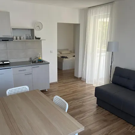 Milutinn-jabuka Apartment