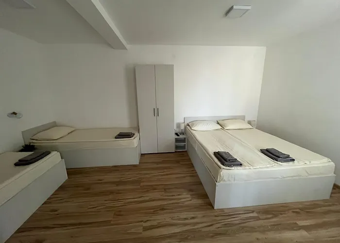 Milutinn-jabuka * 소코 반자